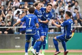 KAIYUN SPORTS-窗口期亚冠焦点战；夏洛特黄蜂战术微调；气氛紧张；资深球员宣示担当