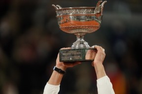 KAIYUN SPORTS-法国队带队取胜！，纳达尔重要时刻出色防守上演精彩一战的简单介绍