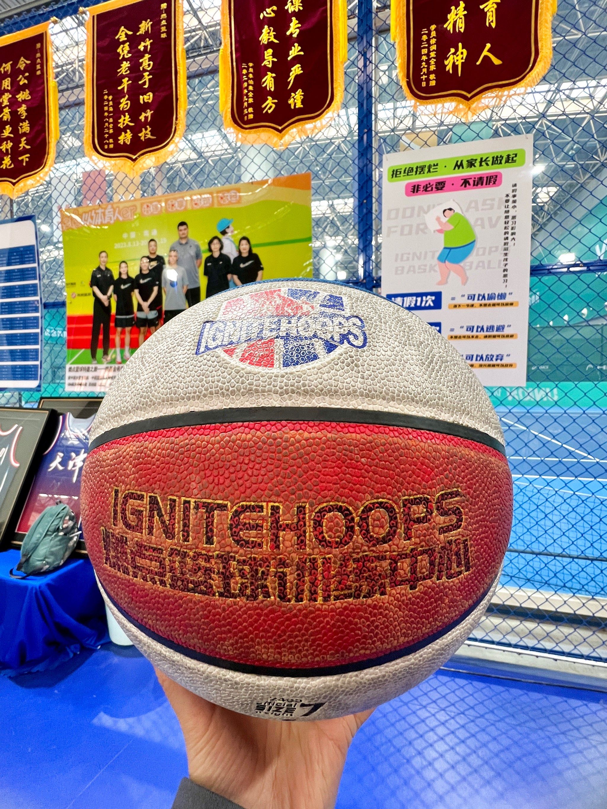 关于奥兰多魔术训练开放日，赛前防线松动引欢呼，CBA常规赛在即，训练强度明显提升的信息